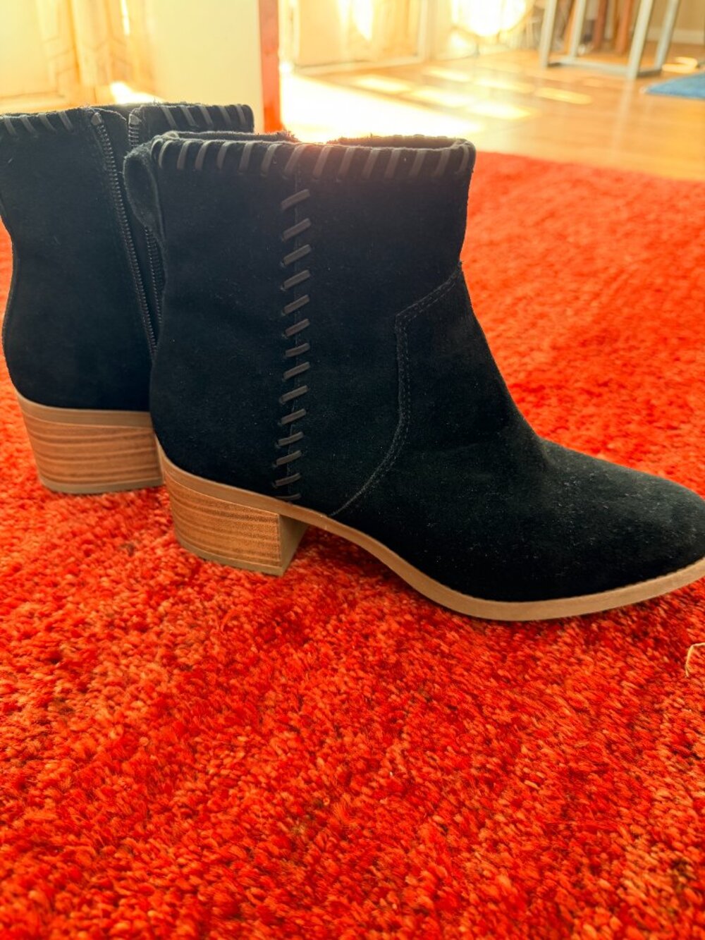 Toms Brand New Suede Boots
